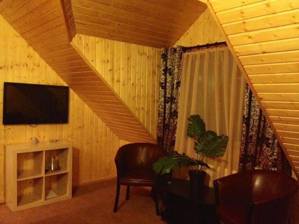 Conac Bavaria Buşteni Esterno foto